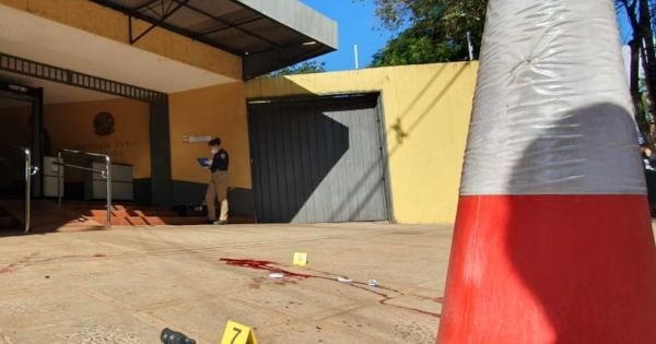 Баллиада женщина в бразильском консульстве в Ciudad del Este - Mercopress